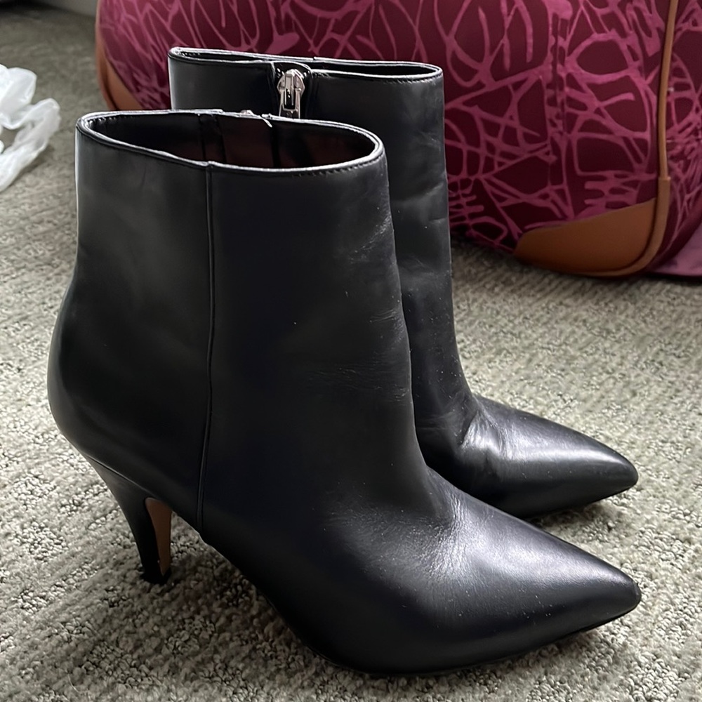 VINCE CAMUTO BLACK BOOTIES